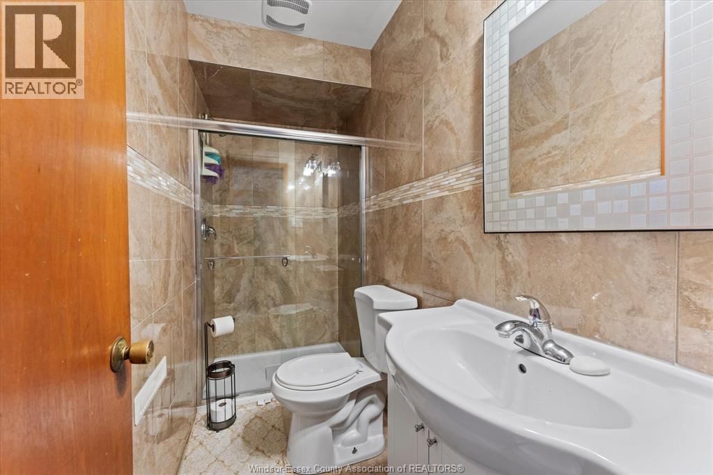 1464 ROXBOROUGH Image 20