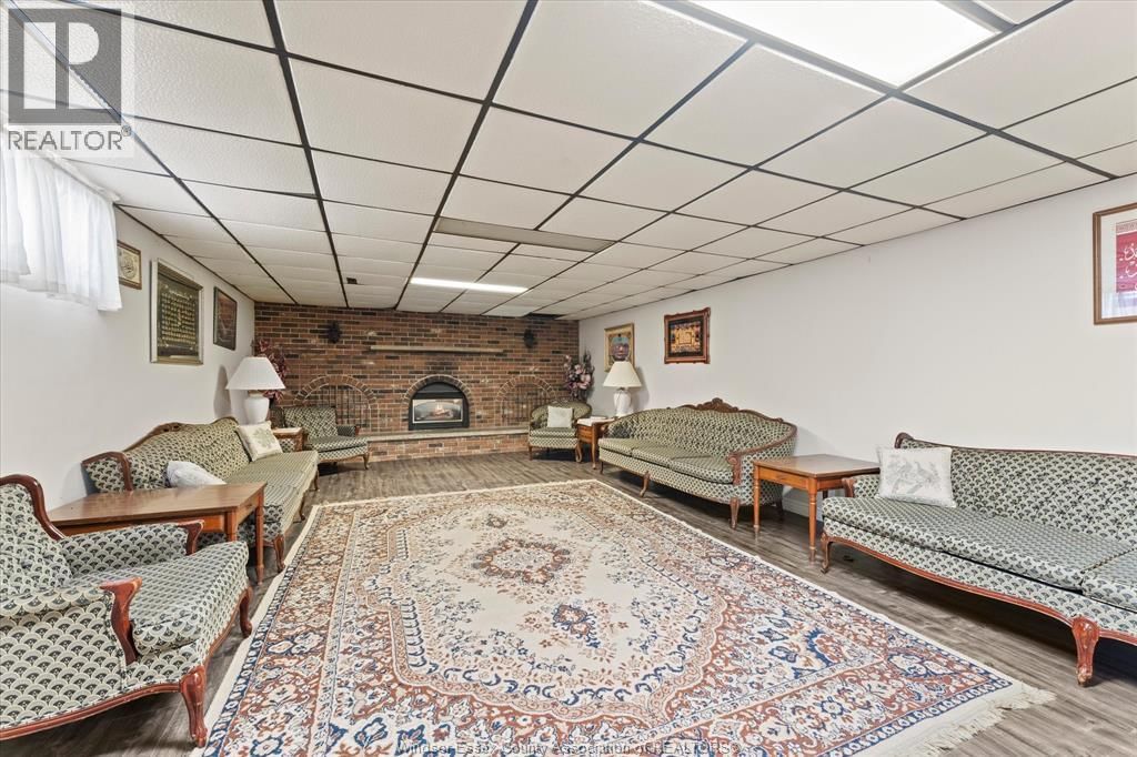 1464 ROXBOROUGH Image 23