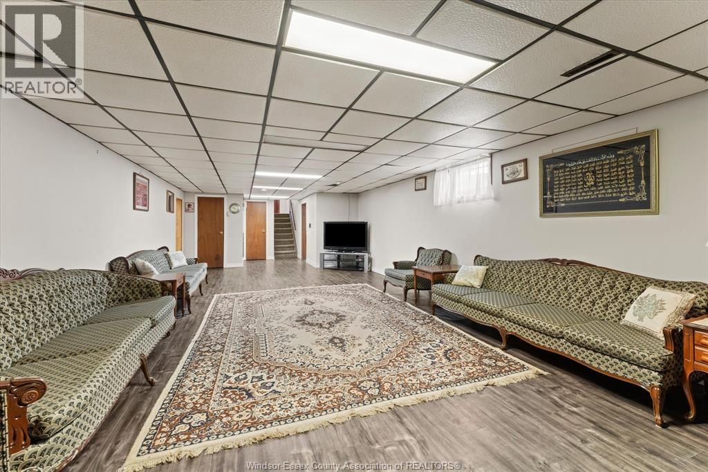 1464 ROXBOROUGH Image 25