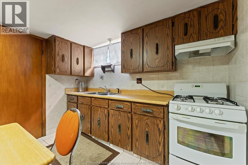 1464 ROXBOROUGH Image 29