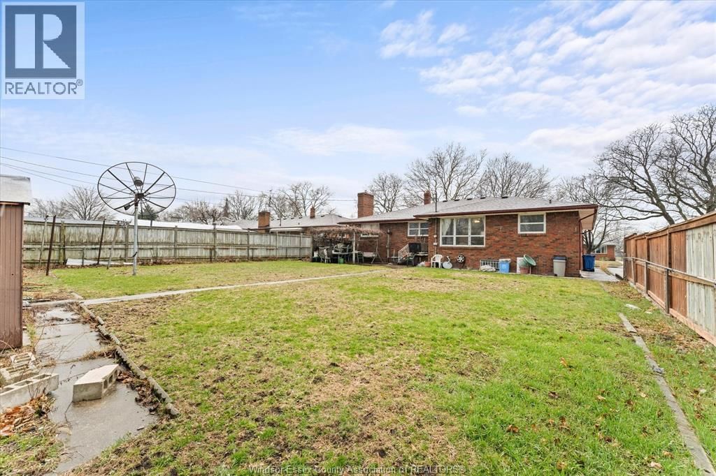 1464 ROXBOROUGH Image 35