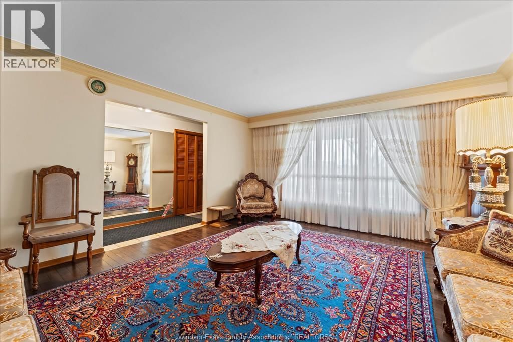 1464 ROXBOROUGH Image 6