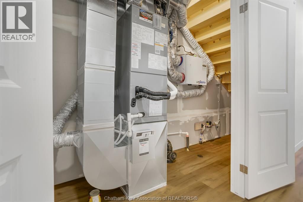 7 - 7 MAGNOLIA LANE Image 33