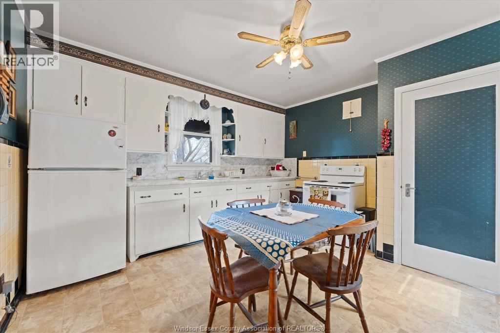 121 DIVISION STREET SOUTH Image 14