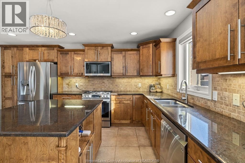 1073 REGENCY CRESCENT Image 12