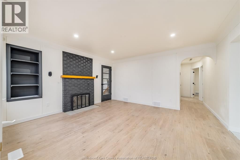 UPPER - 1114 EDWARD Image 13