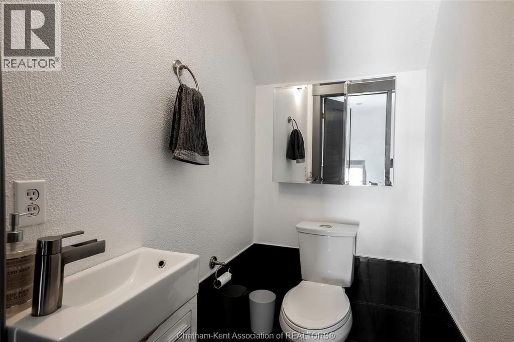 675 TALBOT ROAD EAST Image 22