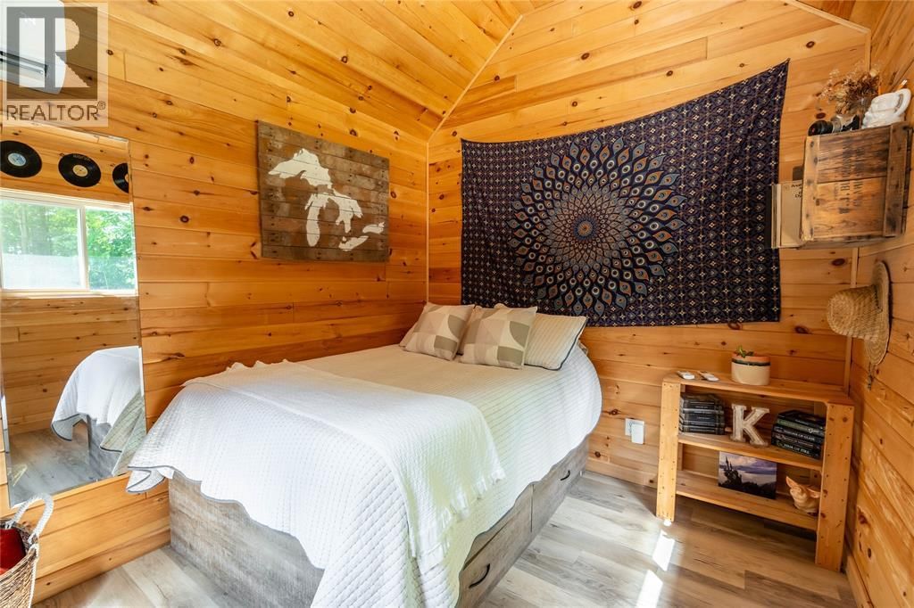 5252 EGREMONT ROAD Image 44