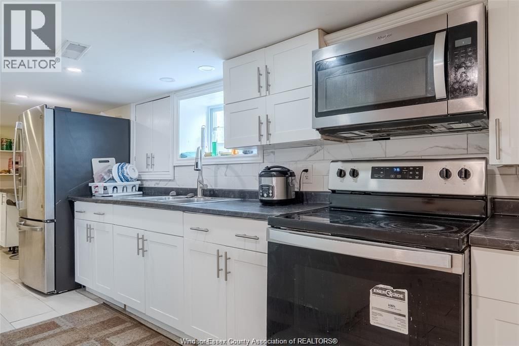 Room 4 - 609 ST. JOSEPH Image 33