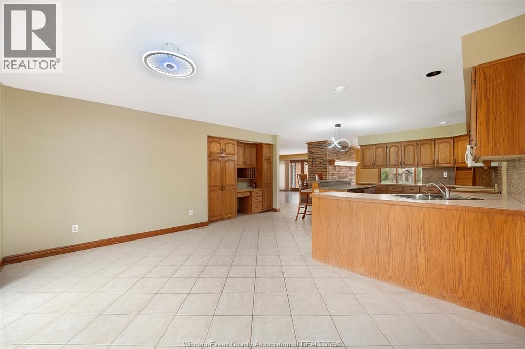 308 EAST RUSCOM RIVER ROAD Image 32