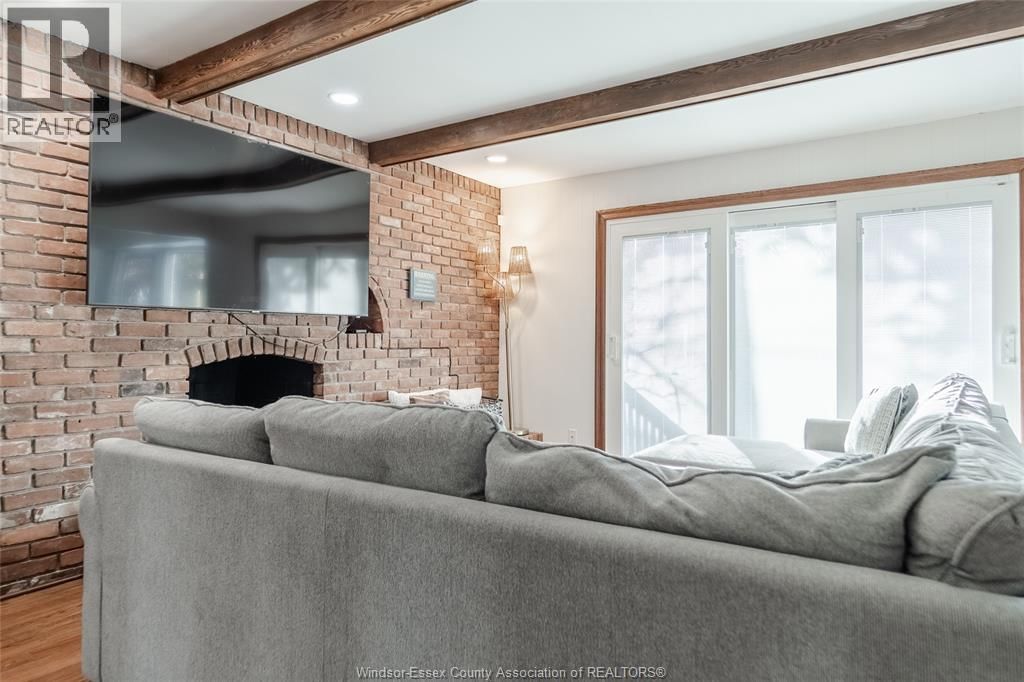 2477 MARK AVENUE Image 13