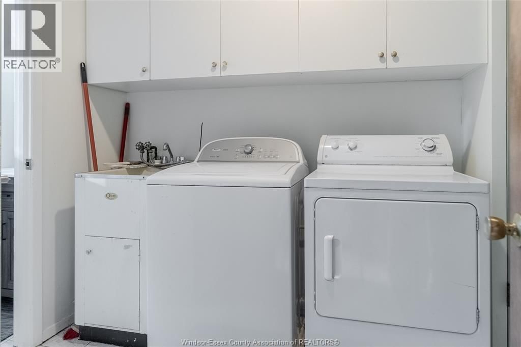 2477 MARK AVENUE Image 24