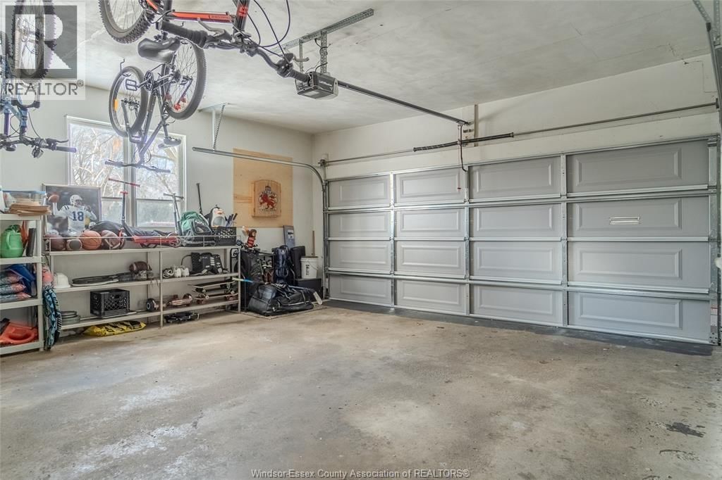 2477 MARK AVENUE Image 26