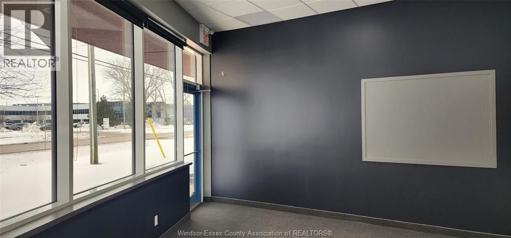 4 - 4600 RHODES DRIVE Image 4