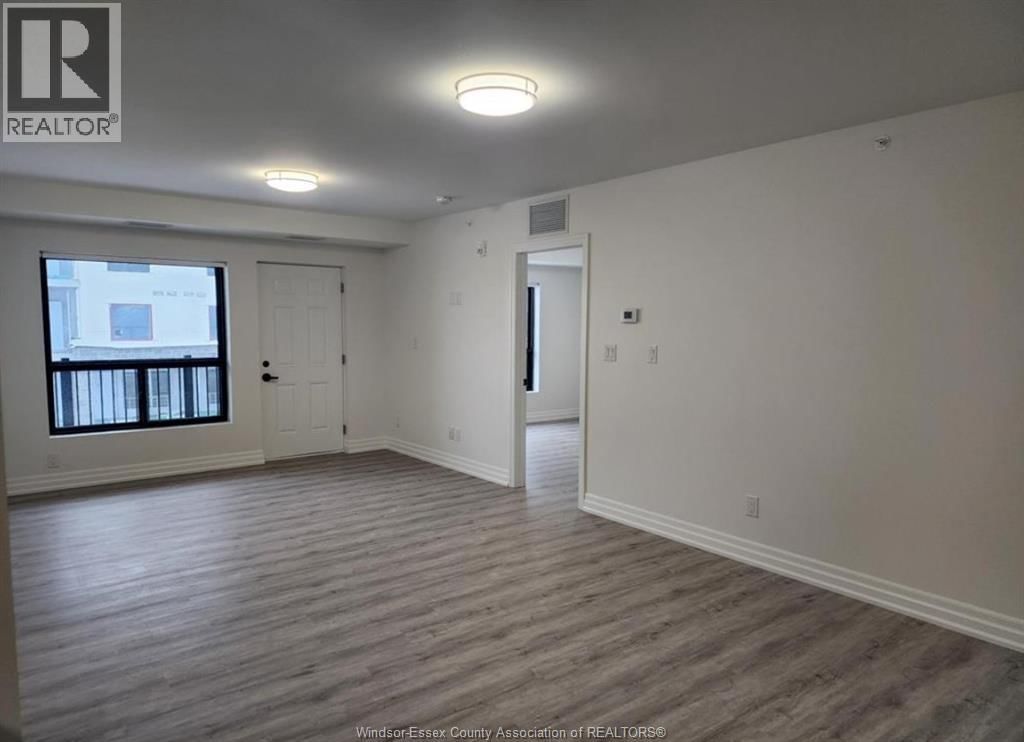 527 - 3370 STELLA CRESCENT Image 4