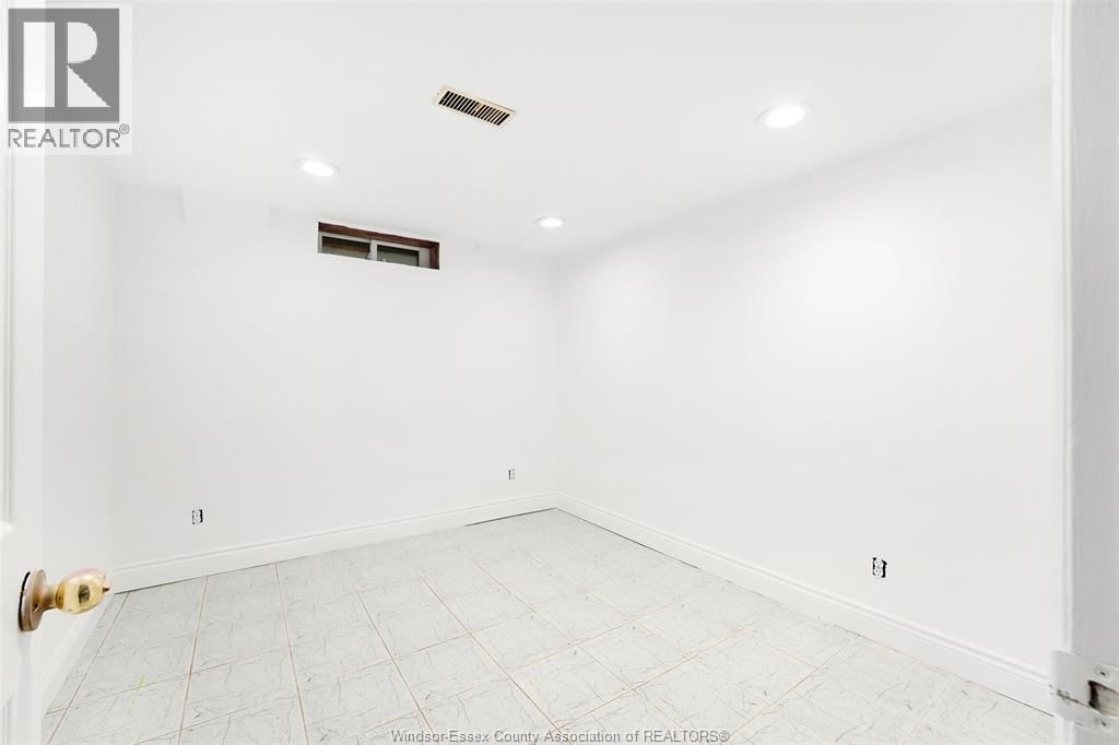 2439 NORTHWOOD STREET Image 27