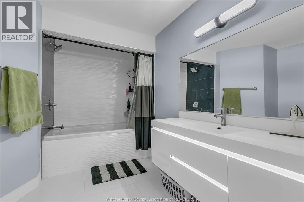 2505 ST CLAIR AVENUE Image 22