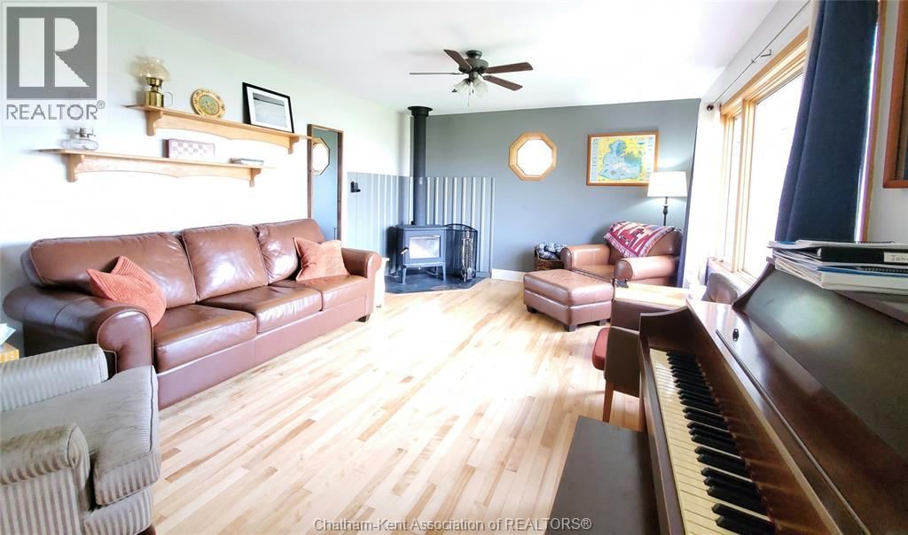 25900 PRINCE ALBERT ROAD Image 11