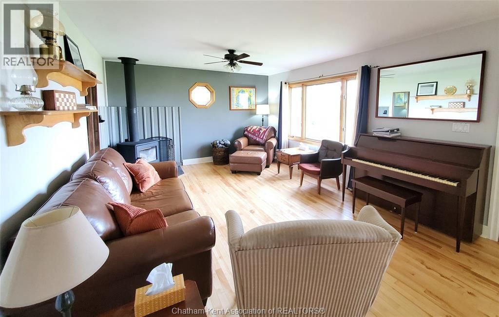 25900 PRINCE ALBERT ROAD Image 12