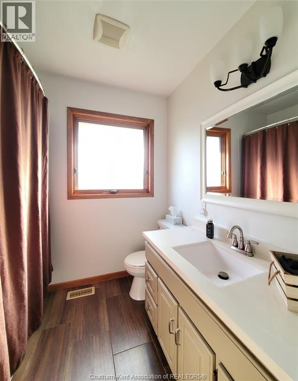 25900 PRINCE ALBERT ROAD Image 17