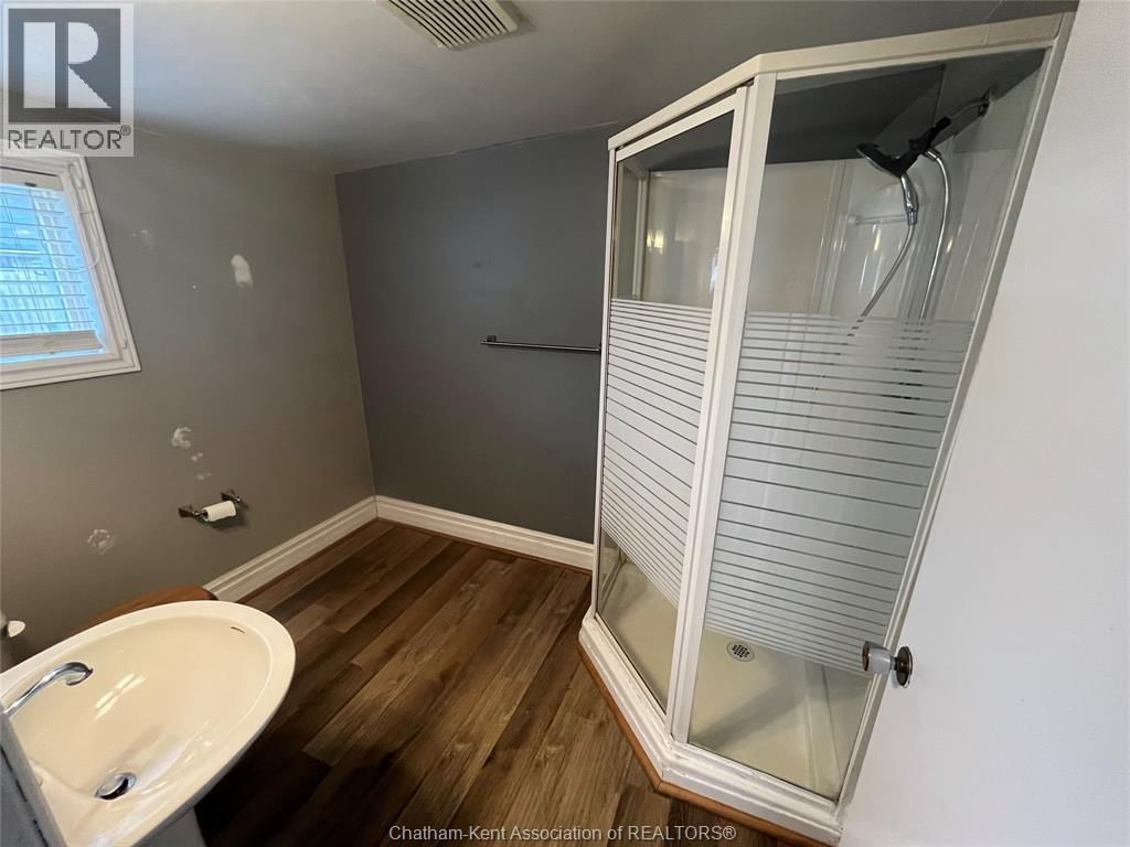 47 CHATHAM STREET NORTH Image 12