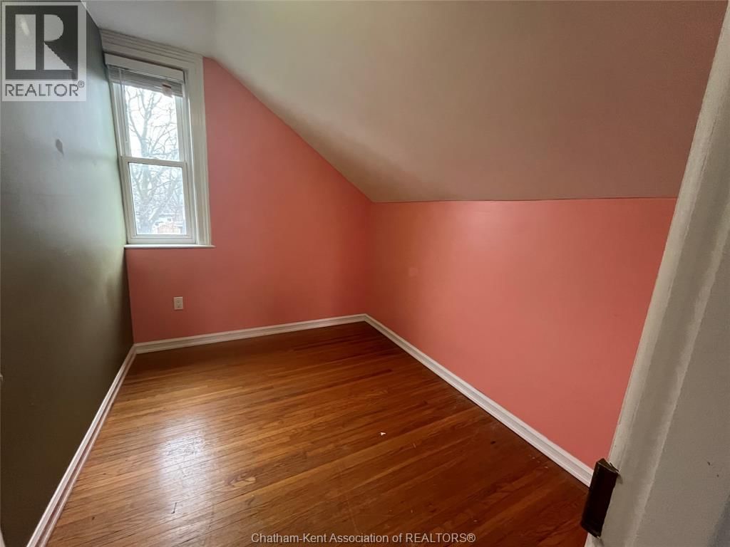 47 CHATHAM STREET NORTH Image 14