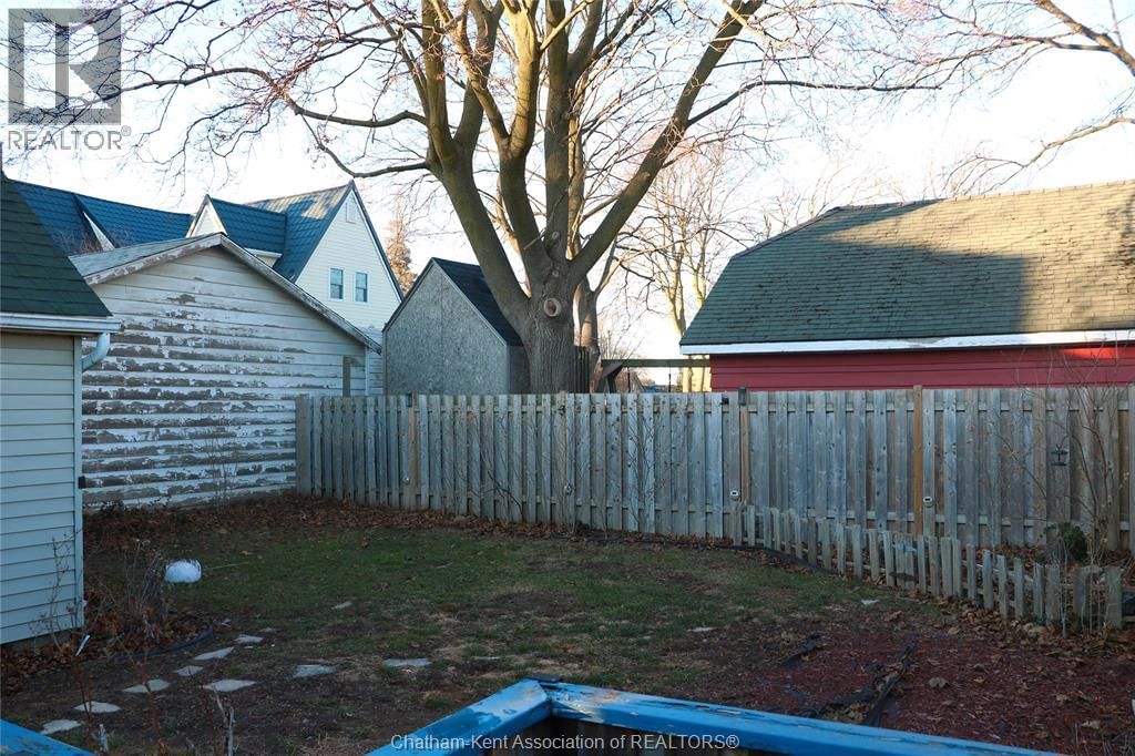 47 CHATHAM STREET NORTH Image 16