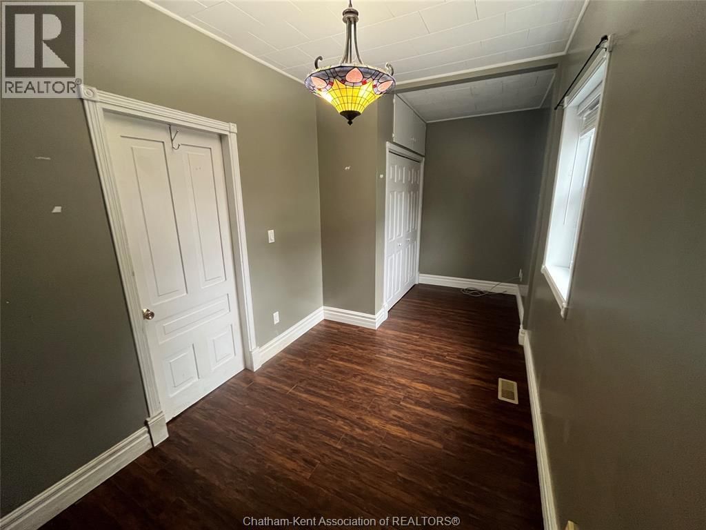 47 CHATHAM STREET NORTH Image 9