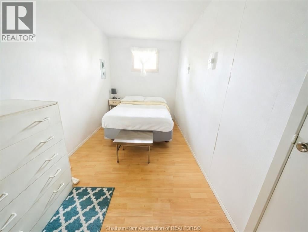 8611 - 861 FURNIVAL ROAD Image 17