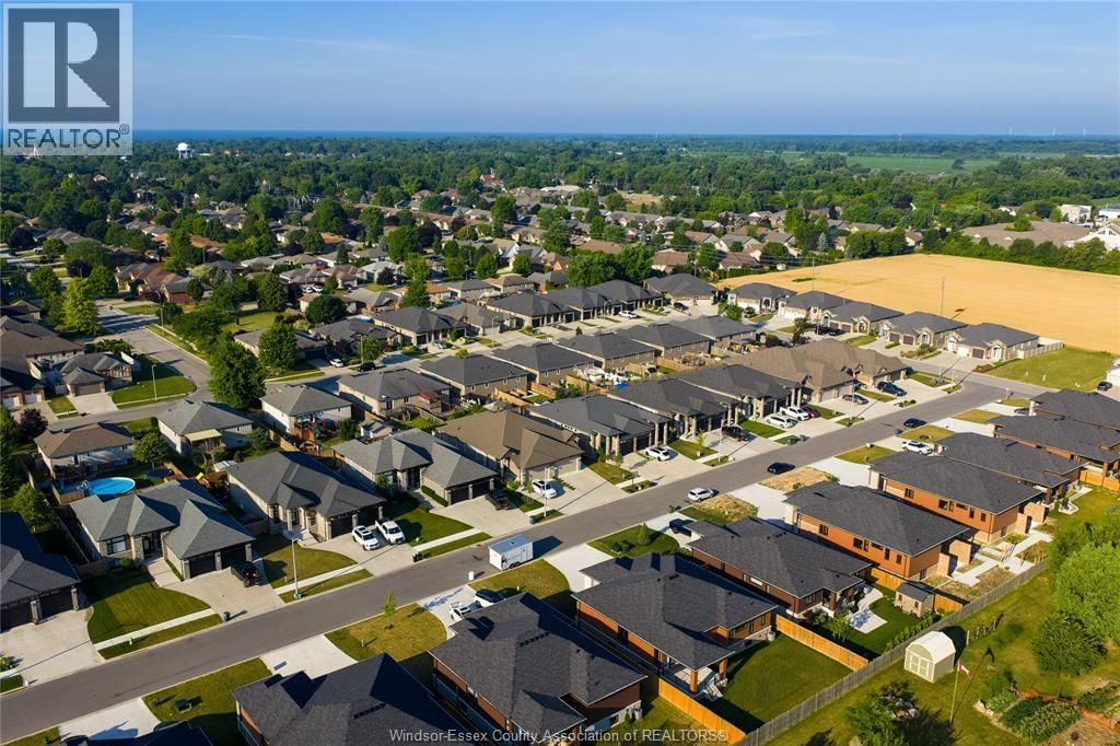 21 WOODLAND STREET Image 45