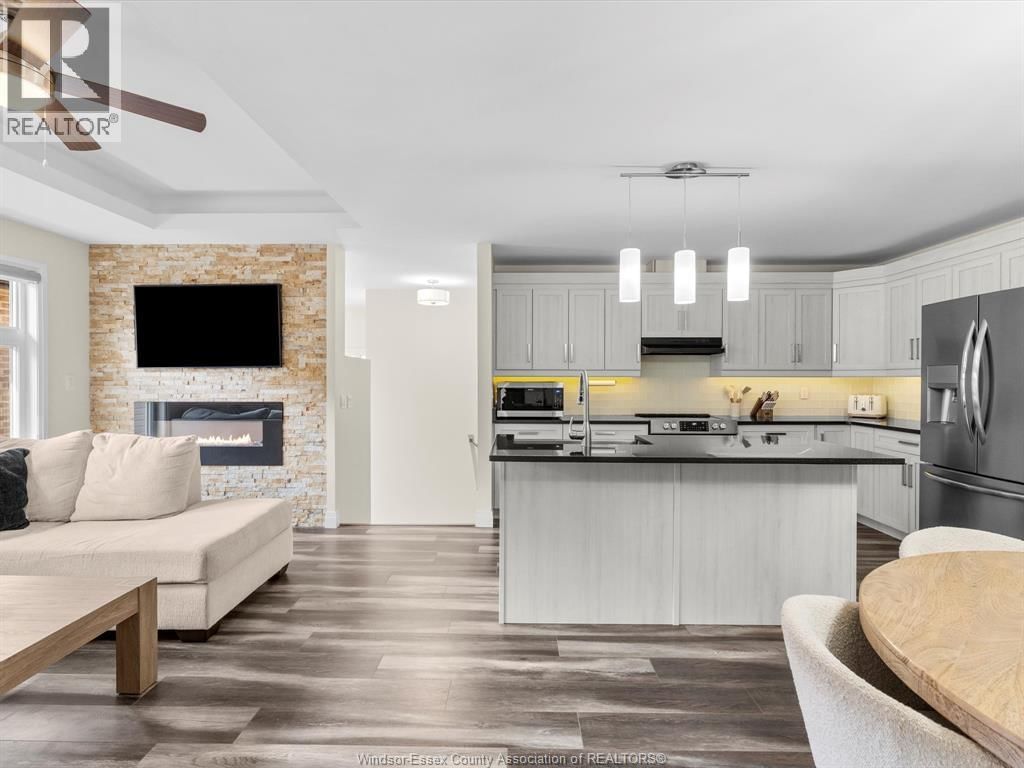 21 WOODLAND STREET Image 8