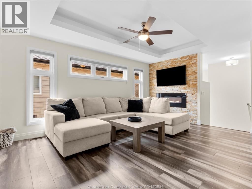 21 WOODLAND STREET Image 9