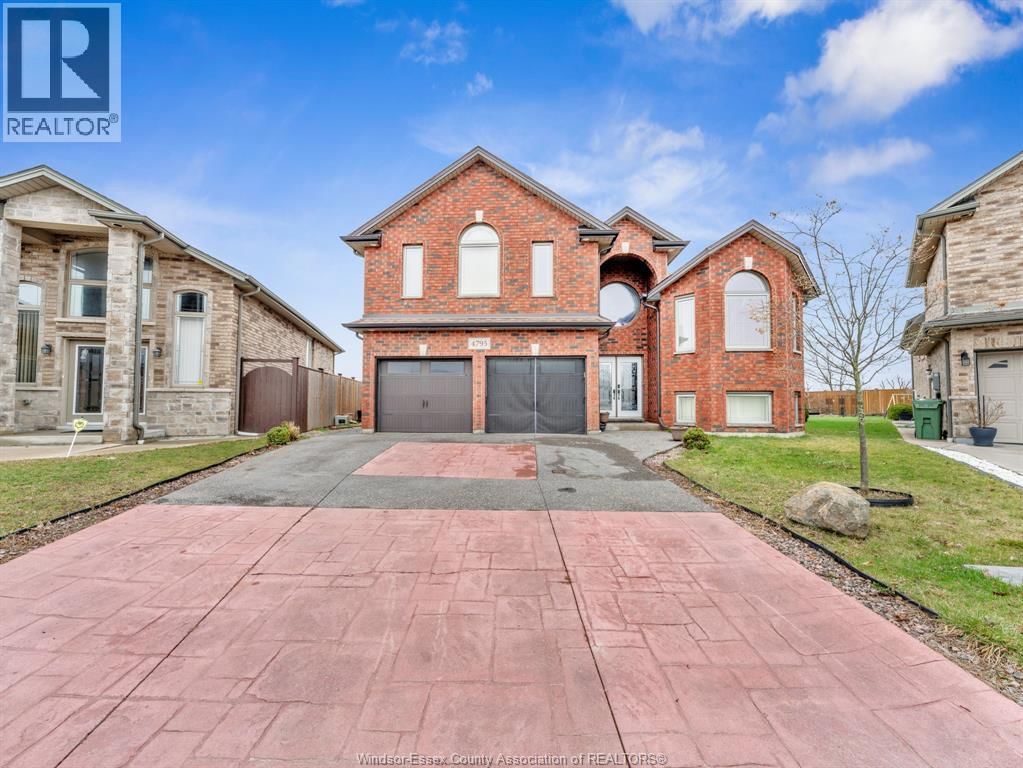 4795 PERIWINKLE CRESCENT Image 2