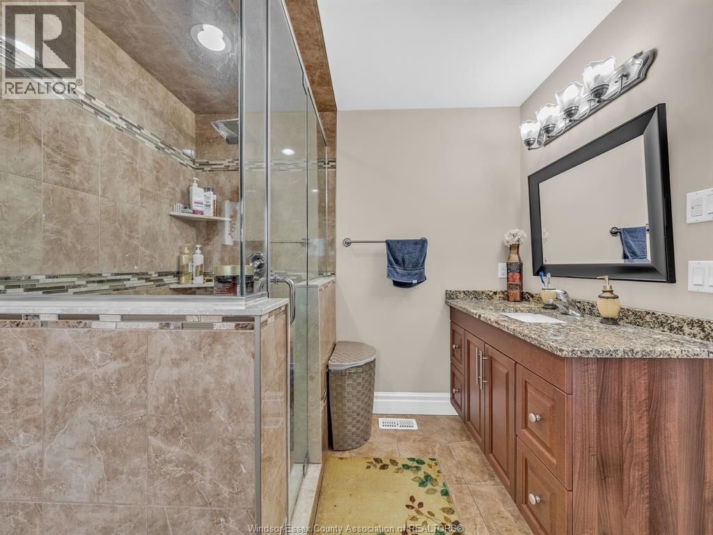 4795 PERIWINKLE CRESCENT Image 21