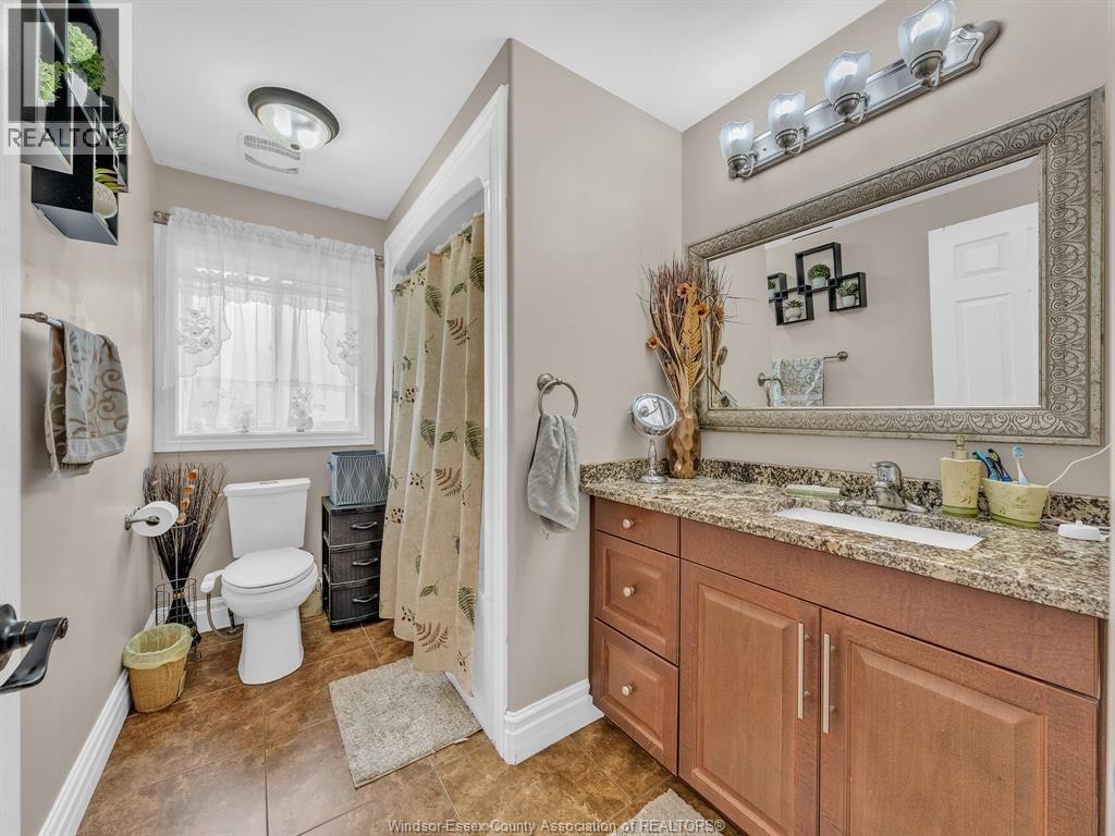 4795 PERIWINKLE CRESCENT Image 23