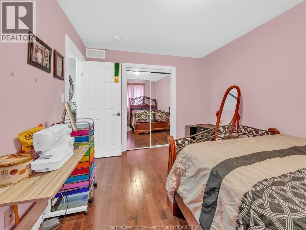 4795 PERIWINKLE CRESCENT Image 25