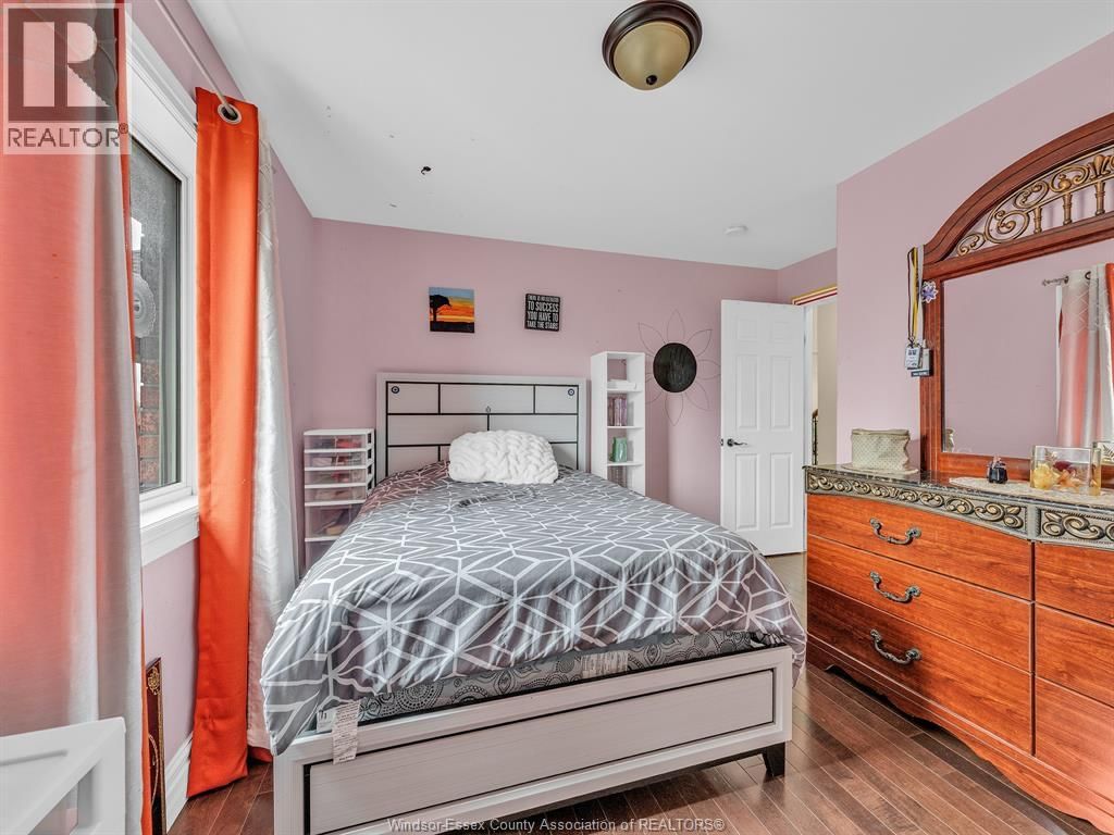 4795 PERIWINKLE CRESCENT Image 27