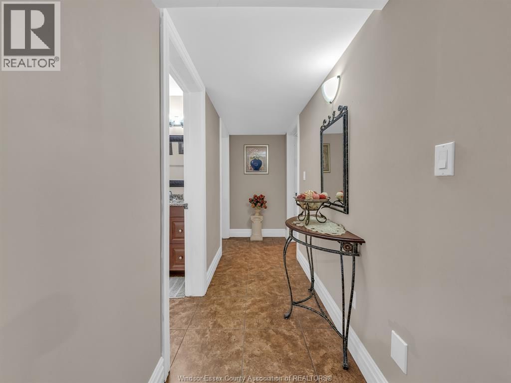 4795 PERIWINKLE CRESCENT Image 36