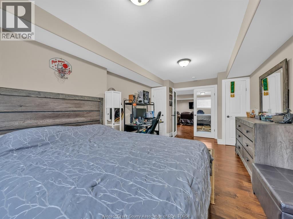 4795 PERIWINKLE CRESCENT Image 43