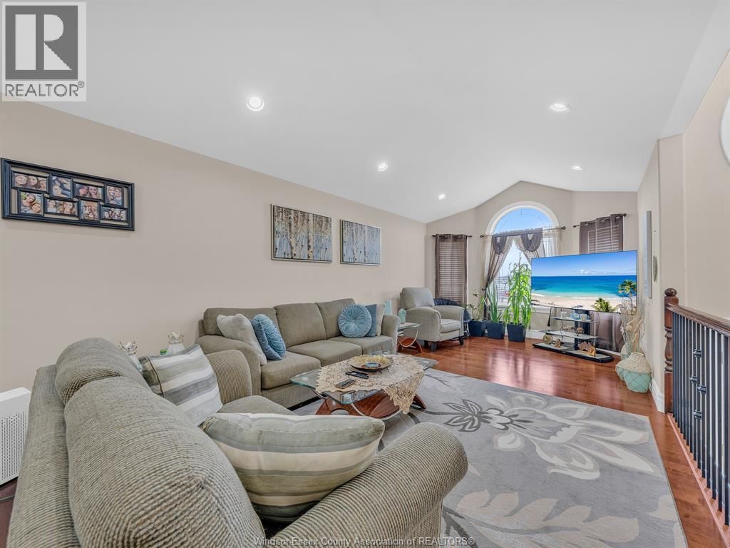 4795 PERIWINKLE CRESCENT Image 7