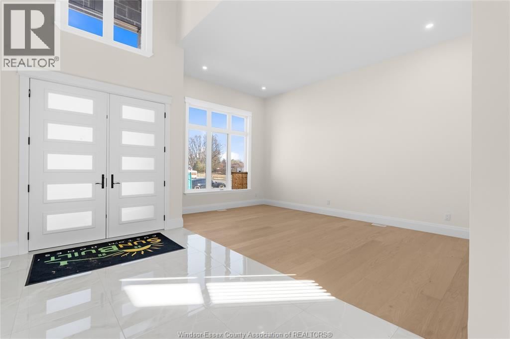 2584 MAYFAIR Image 6