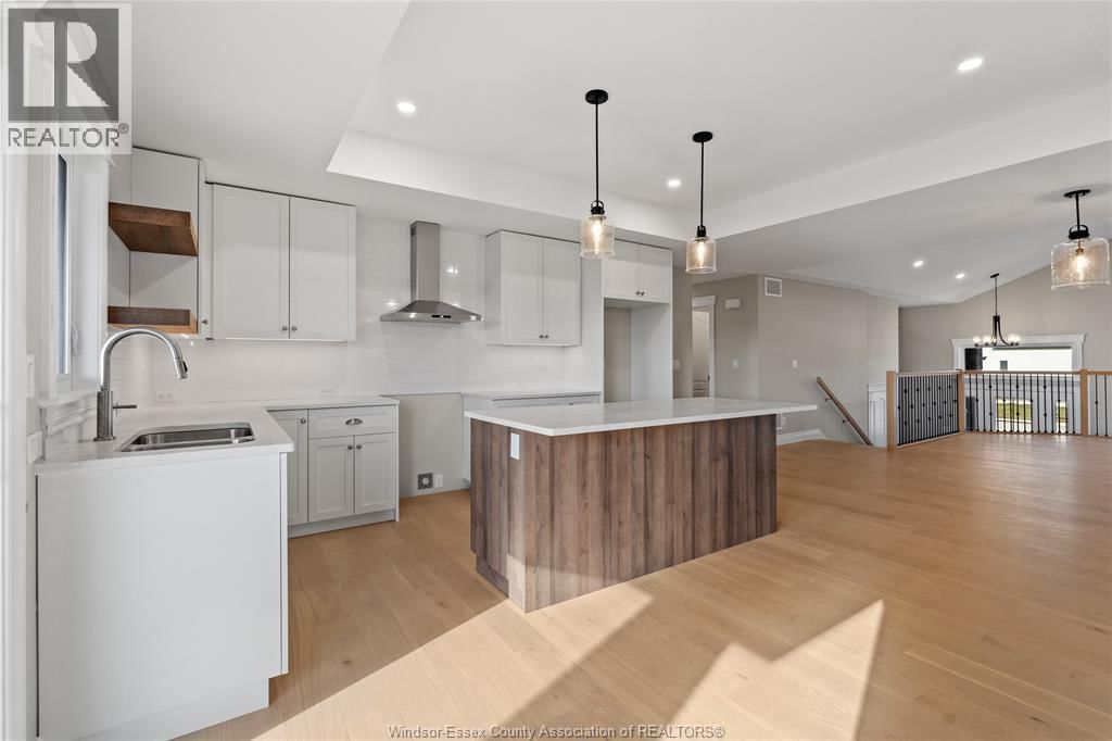 116 BLOOMINGTON Image 13