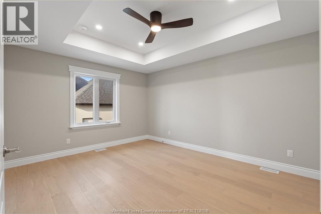 116 BLOOMINGTON Image 15