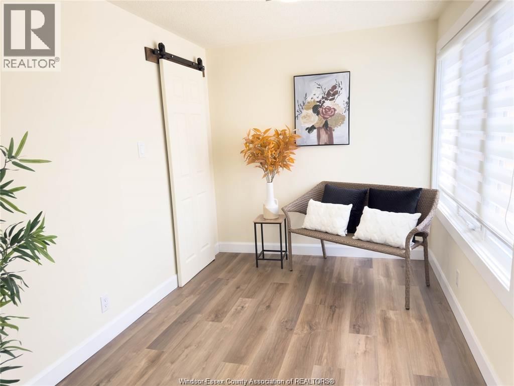 39 WOODBRIDGE DRIVE Image 17