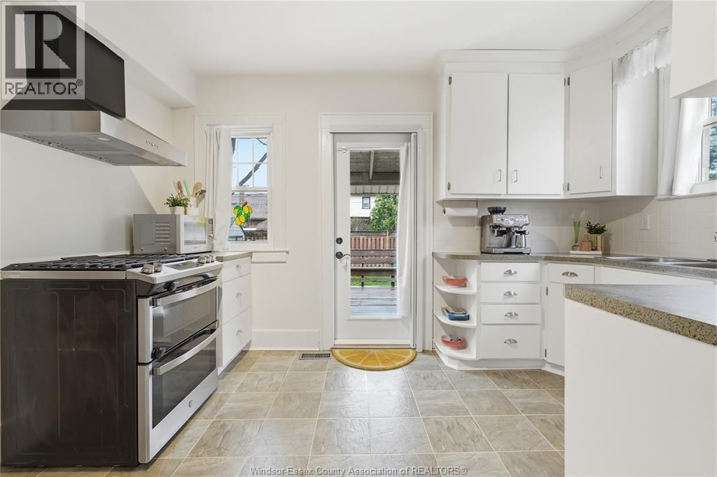 2146 WINDERMERE Image 17