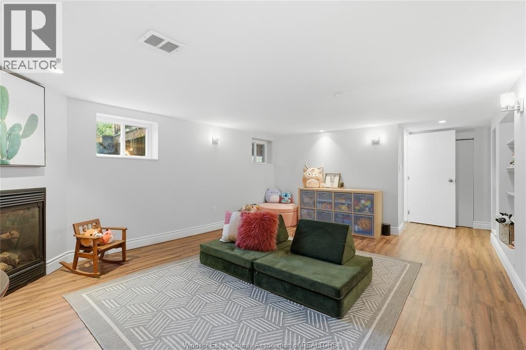 2146 WINDERMERE Image 30