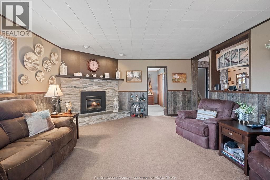 201 ERIE STREET SOUTH Image 17