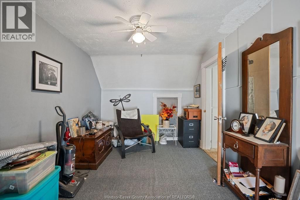 201 ERIE STREET SOUTH Image 26