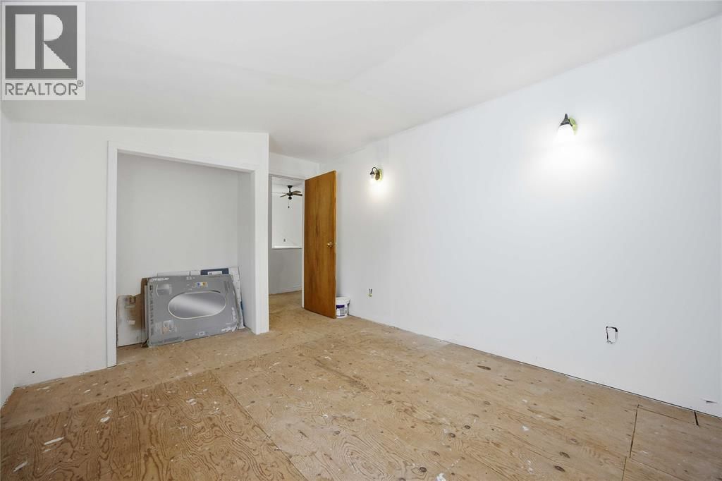 463 CONFEDERATION STREET Image 29