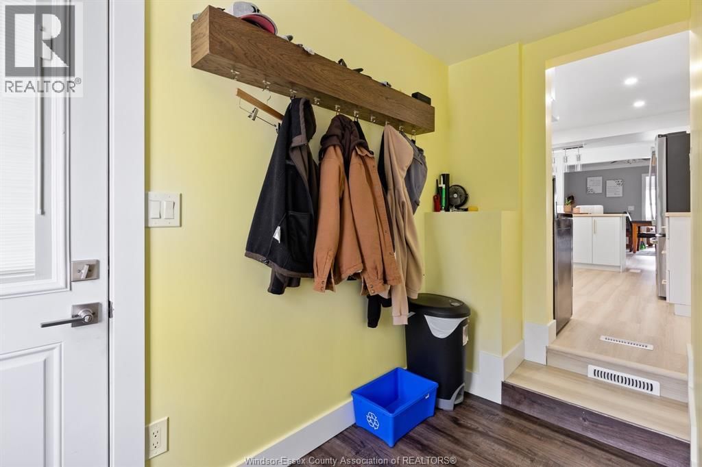 872 ERIE AVENUE Image 13